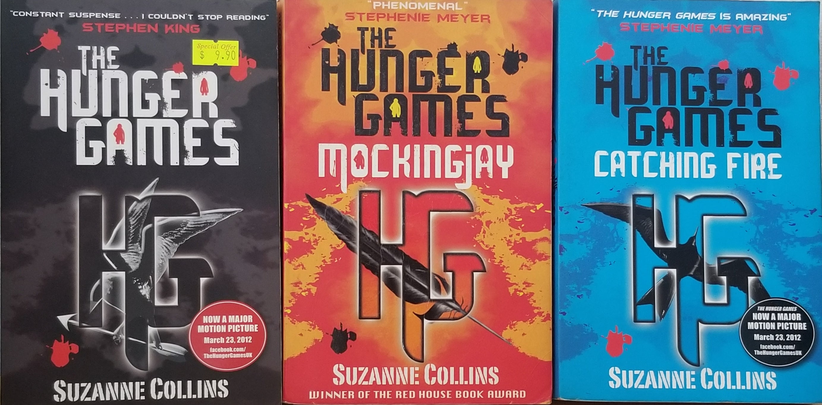 The Hunger Games Trilogy Foil Collection Edition (3 Books Set Pack):  9781407166209: : Books